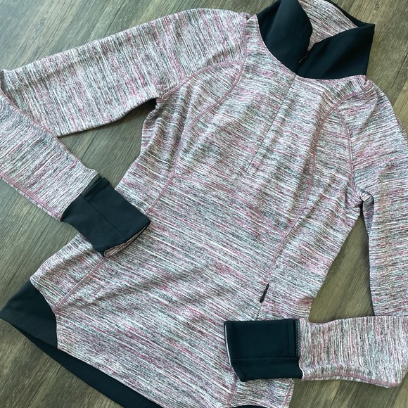Lululemon Runderful 1/2 Zip - Picture 2 of 7